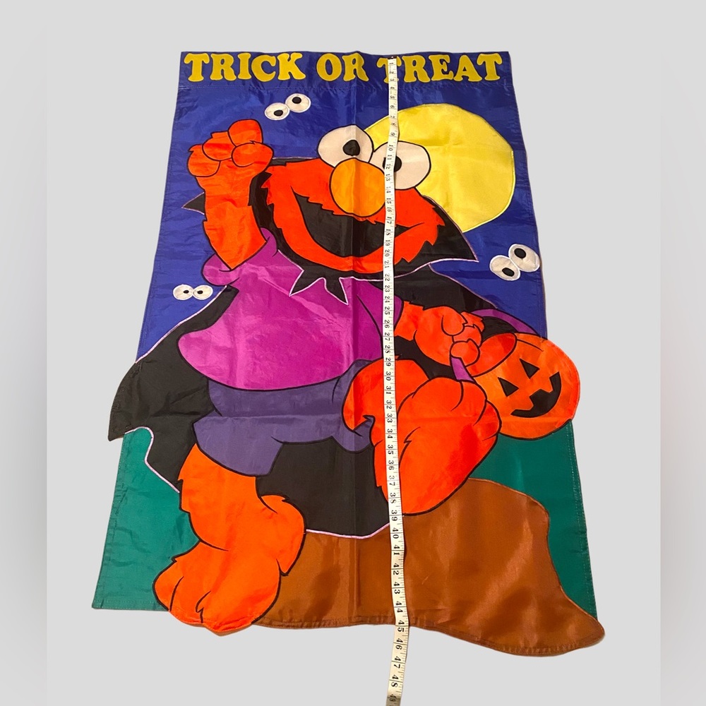 Elmo trick or treat Halloween yard flag - Picture 6 of 7
